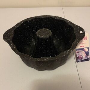 Non-Stick Black Speckled Bundt Cake Pan 🔹